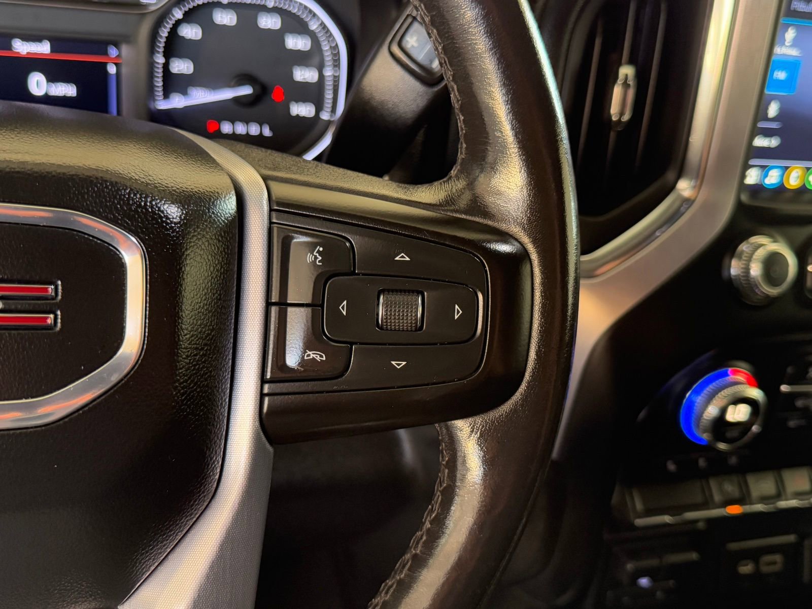 Used 2019 GMC Sierra 1500 SLT w/ SLT Premium Package image 27