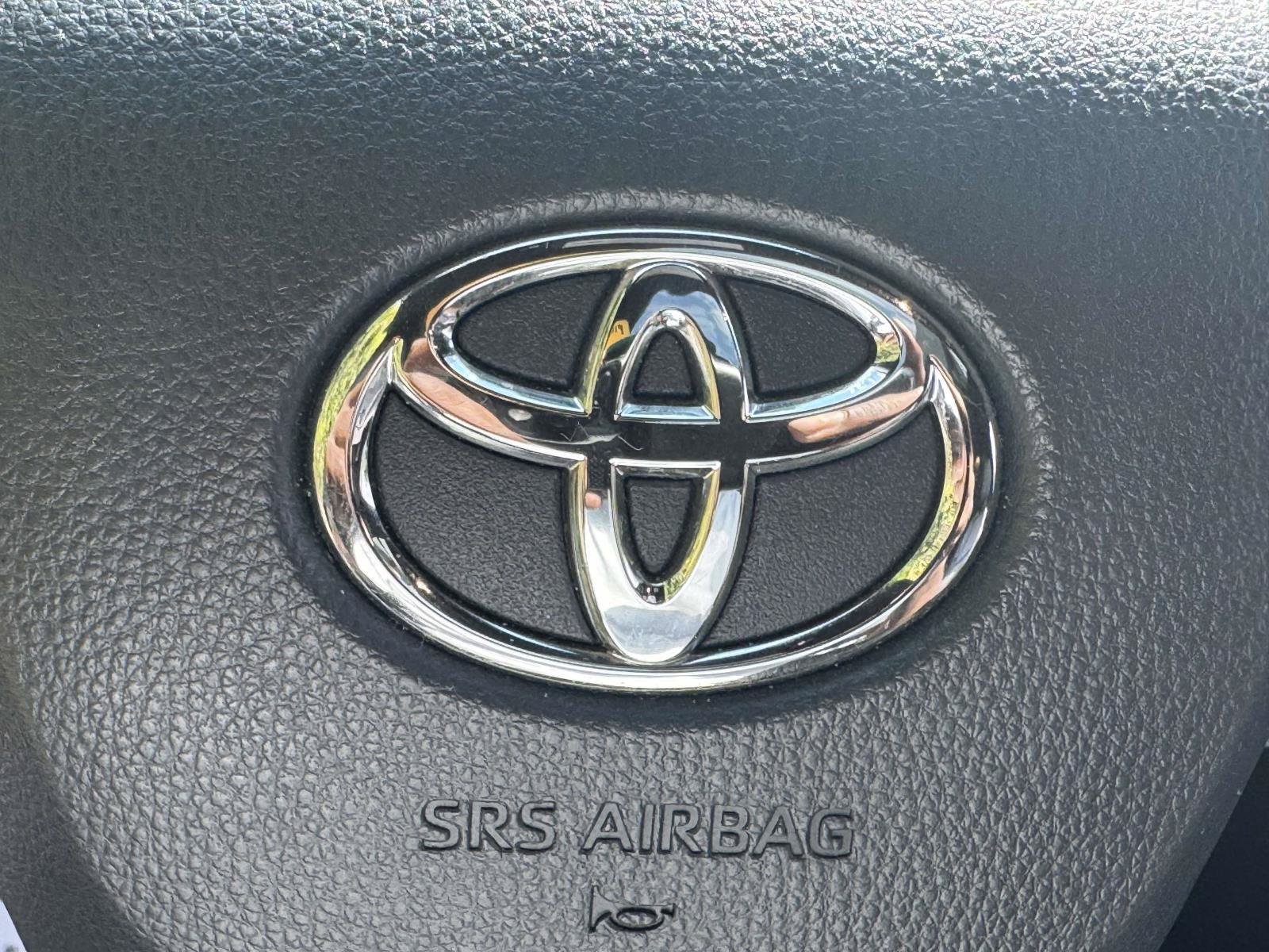 Certified 2025 Toyota Sienna Platinum FWD image 34