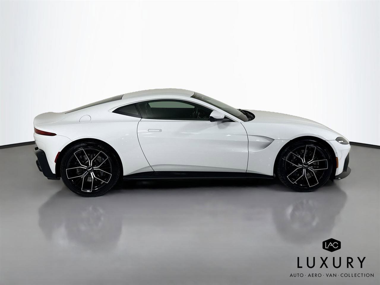 Used 2022 Aston Martin V8 Vantage Coupe RWD image 5