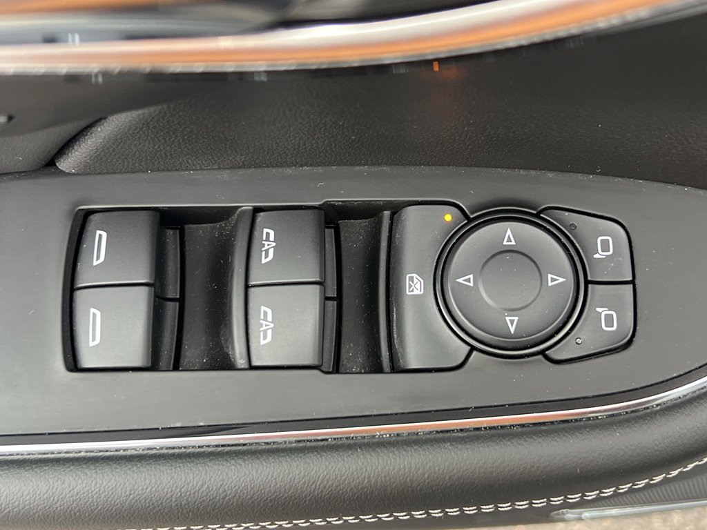 Used 2023 Buick Envision Essence w/ Technology Package I image 12