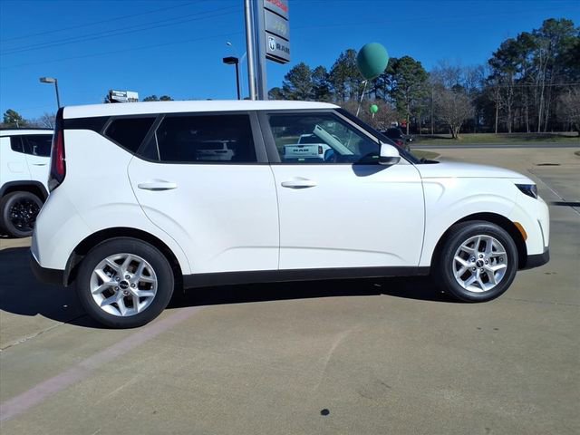 Used 2024 Kia Soul LX w/ Option Group 015 image 2