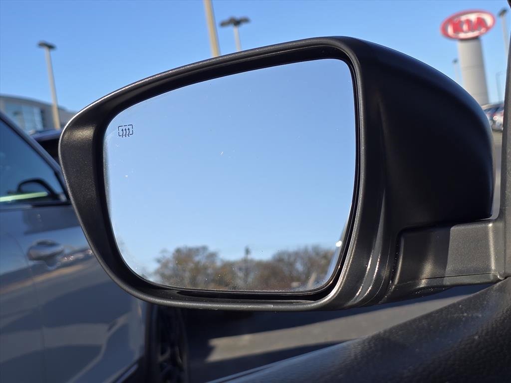 Used 2020 Nissan Rogue SV w/ Premium Package image 23