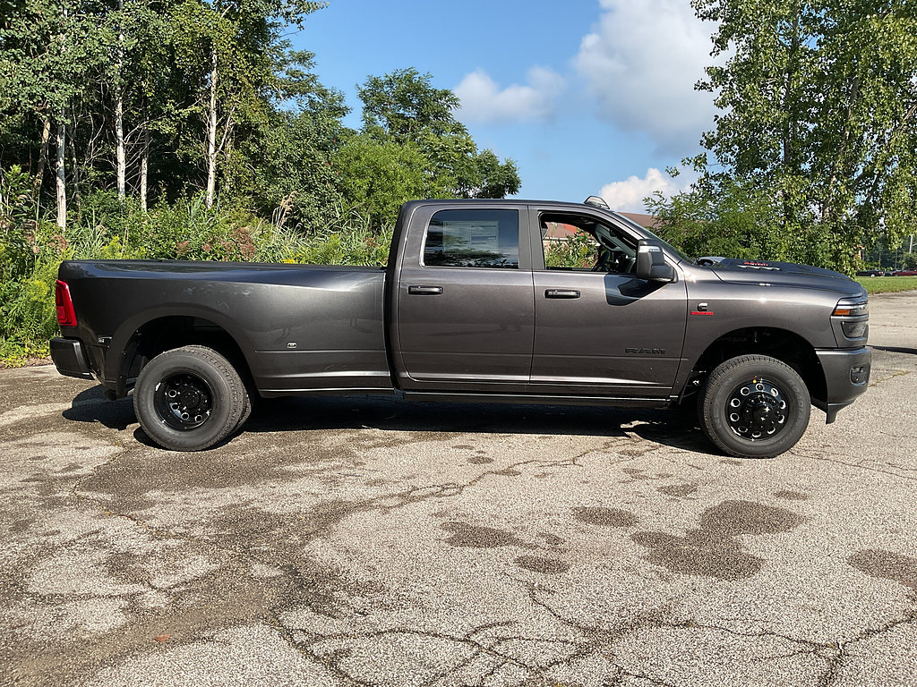 New 2027 RAM 3500 Laramie w/ Night Edition AWD/4WD image 4