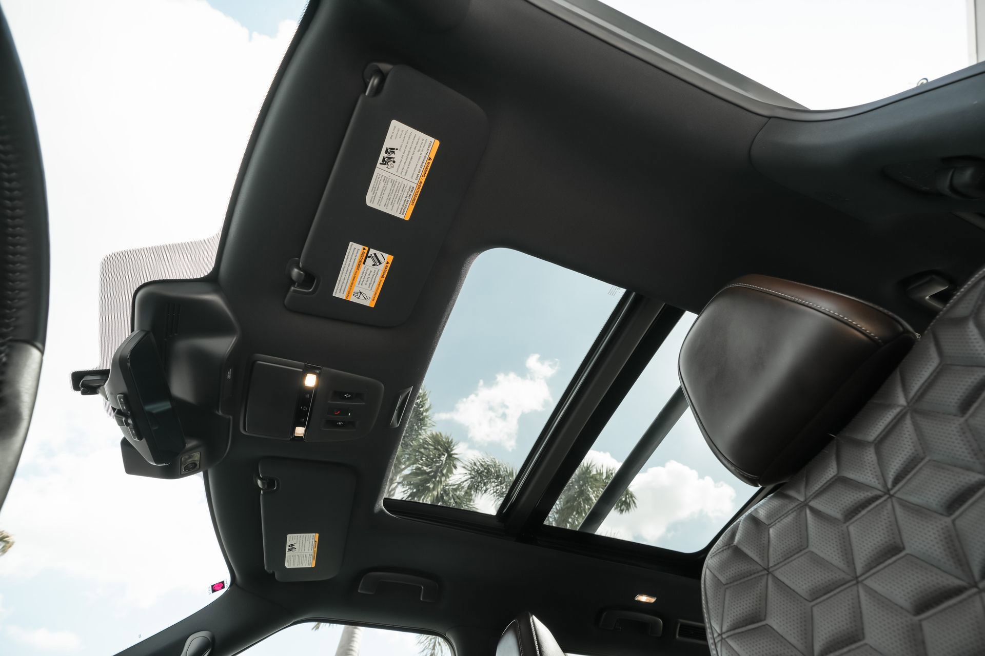 Used 2025 Nissan Armada Platinum image 21