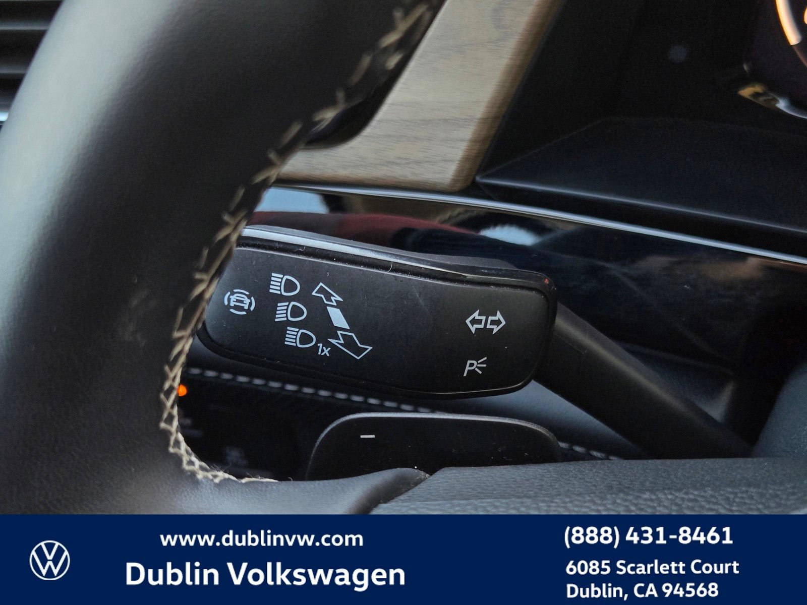 Used 2024 Volkswagen Atlas SE AWD/4WD image 23