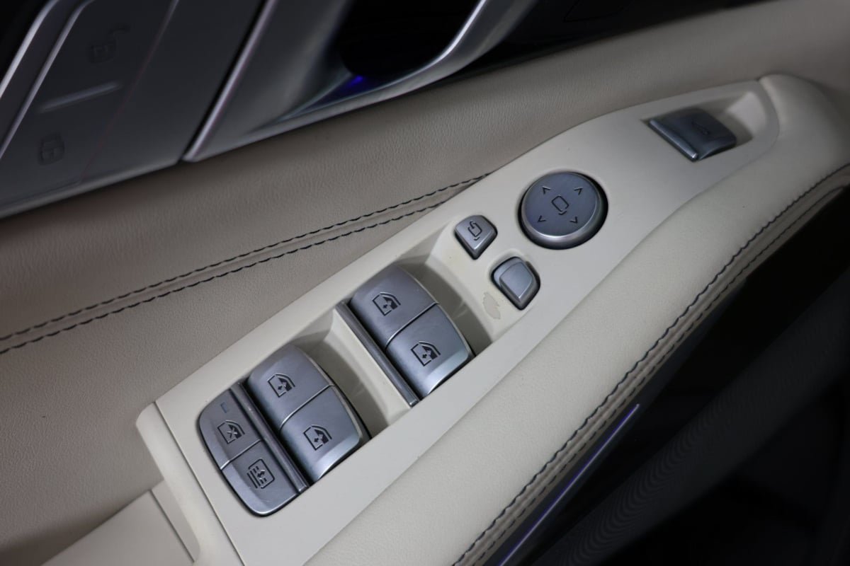 Used 2021 BMW ALPINA XB7 AWD/4WD image 25