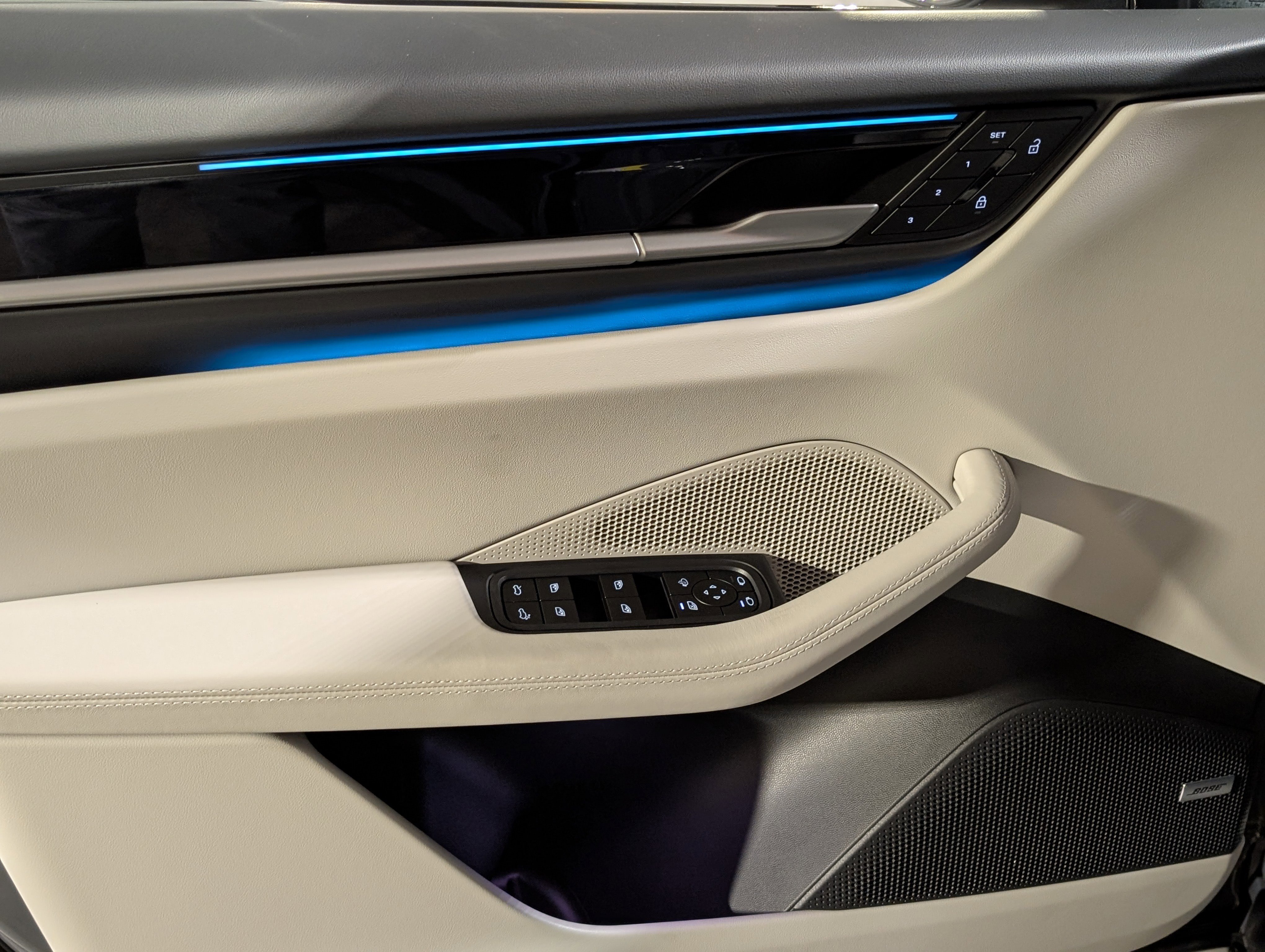 New 2026 Porsche Macan 4S Electric image 18