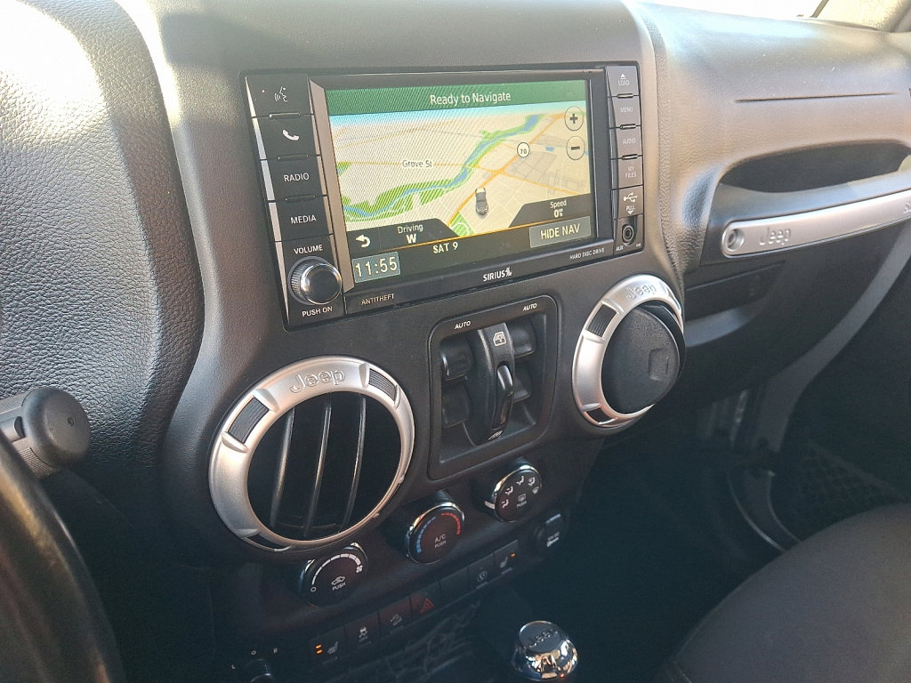 Used 2018 Jeep Wrangler Unlimited Rubicon w/ Cold Weather Group image 29