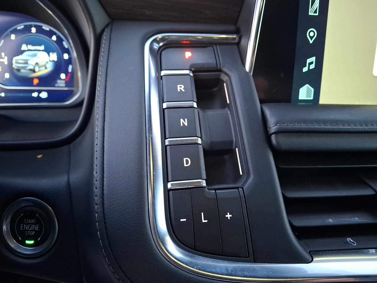 Used 2023 Chevrolet Suburban LT image 22