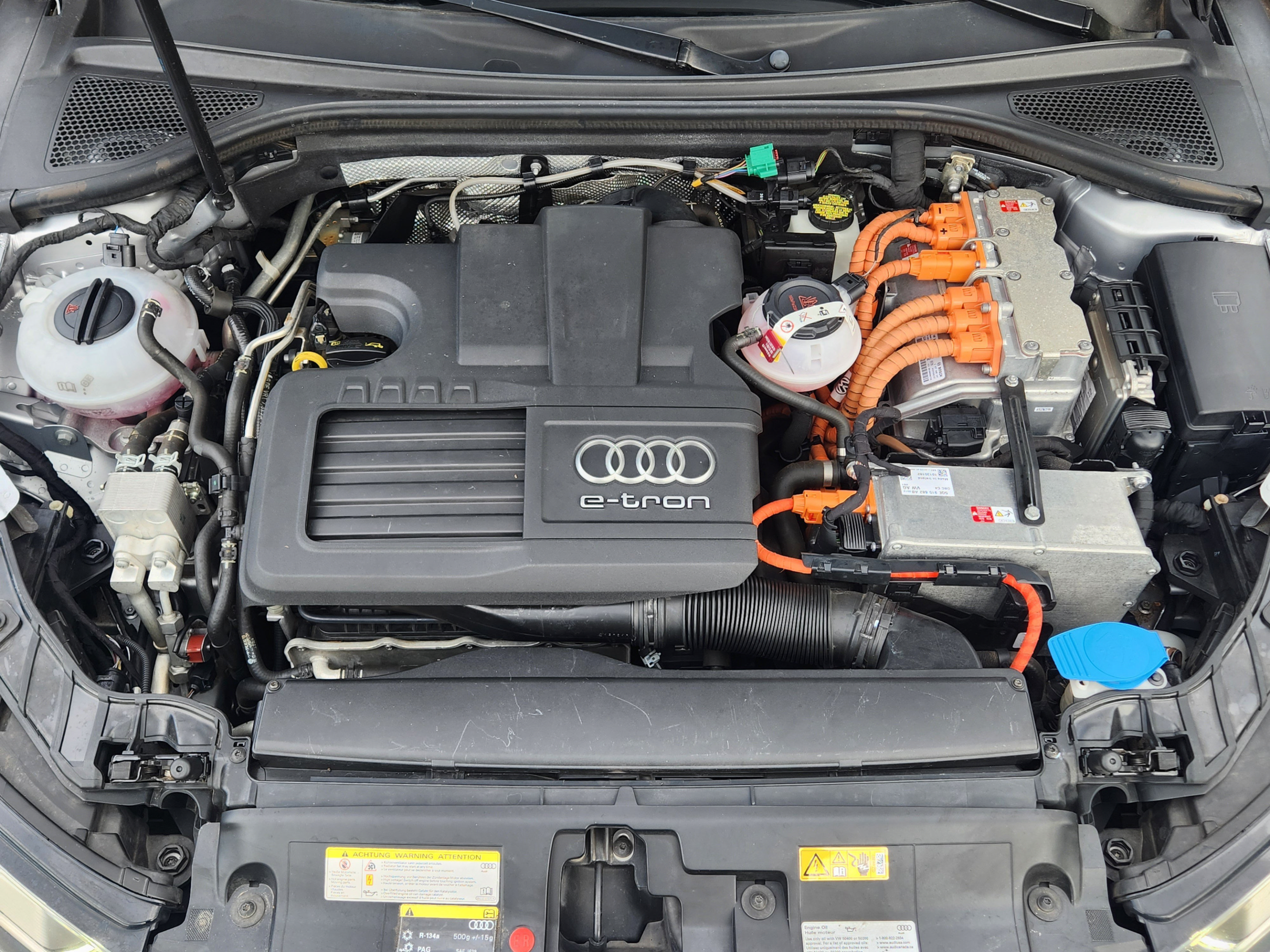 Used 2016 Audi A3 e-tron Premium w/ 17" Wheel Package FWD image 9