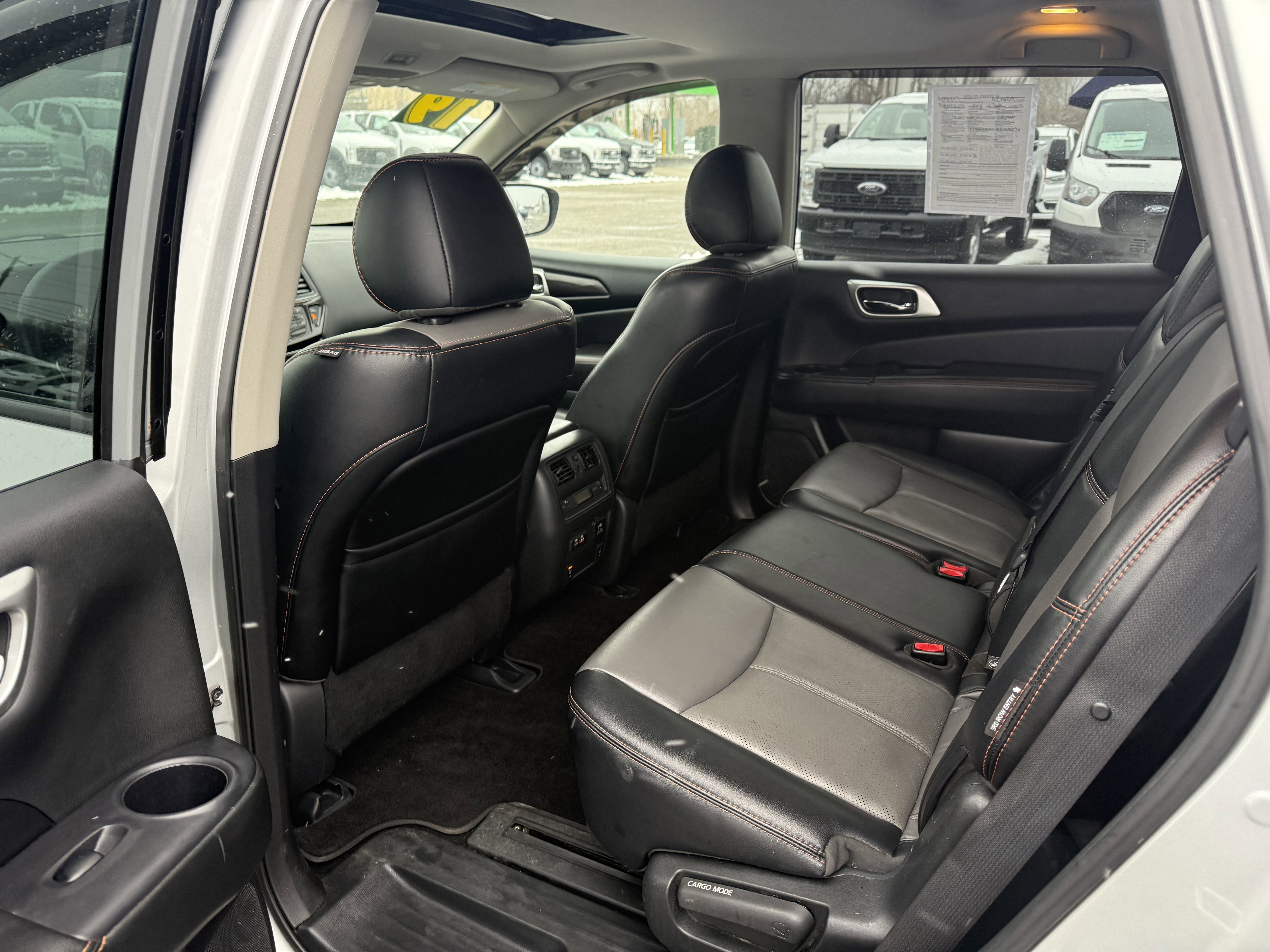 Used 2019 Nissan Pathfinder SL image 8