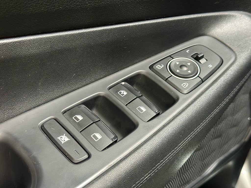 Used 2020 Hyundai Santa Fe SE FWD image 29