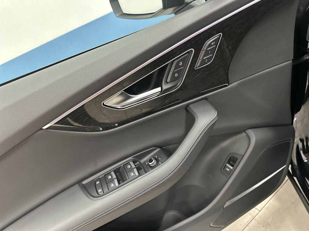 Used 2025 Audi Q7 3.0T Premium Plus image 31