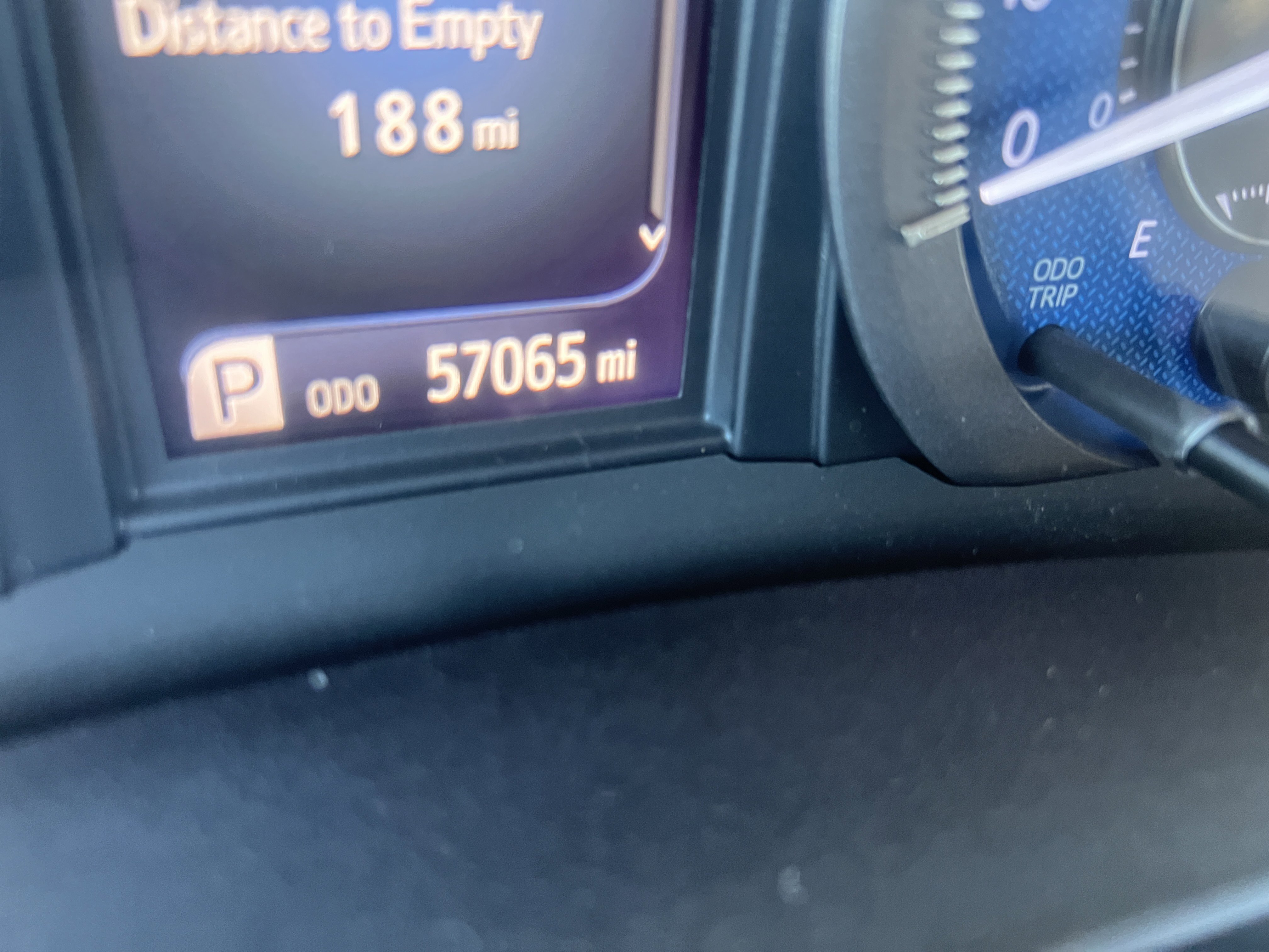 Used 2018 Toyota Sienna LE w/ Carpet Mat Package FWD image 16