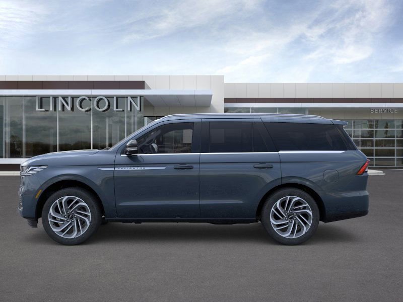 New 2025 Lincoln Navigator Reserve image 3