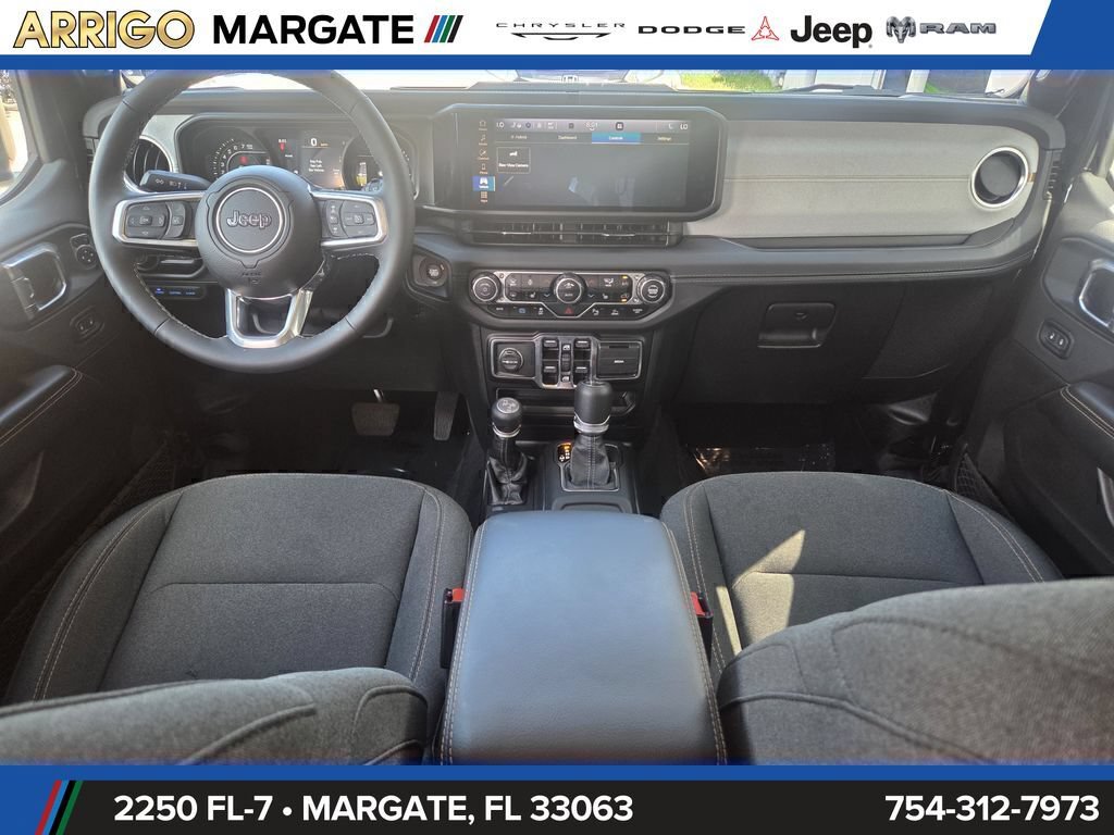 Used 2025 Jeep Wrangler Unlimited Sahara w/ Safety Group AWD/4WD image 15