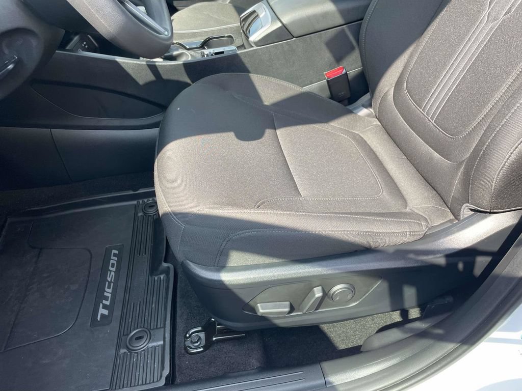 Used 2026 Hyundai Tucson SEL Plus FWD image 13