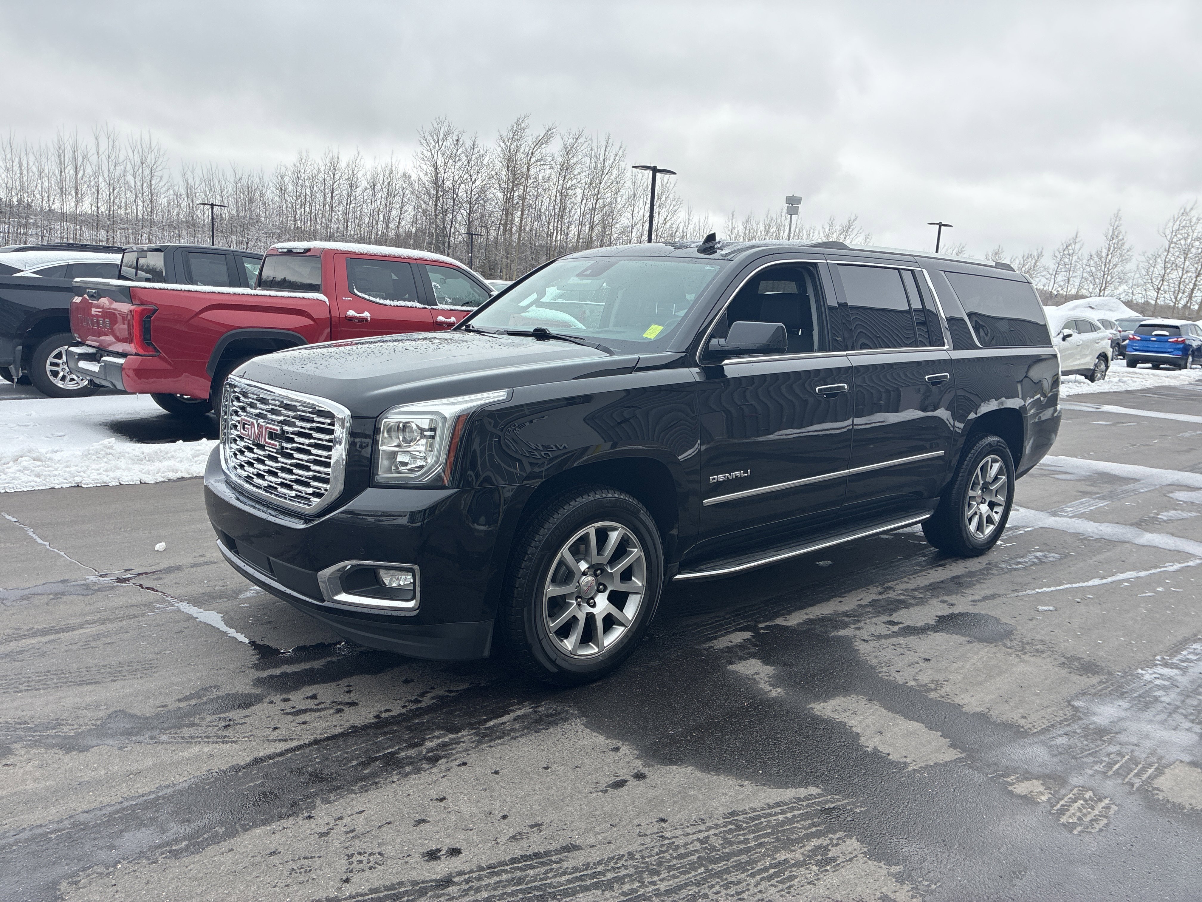 Used 2020 GMC Yukon XL Denali image 3
