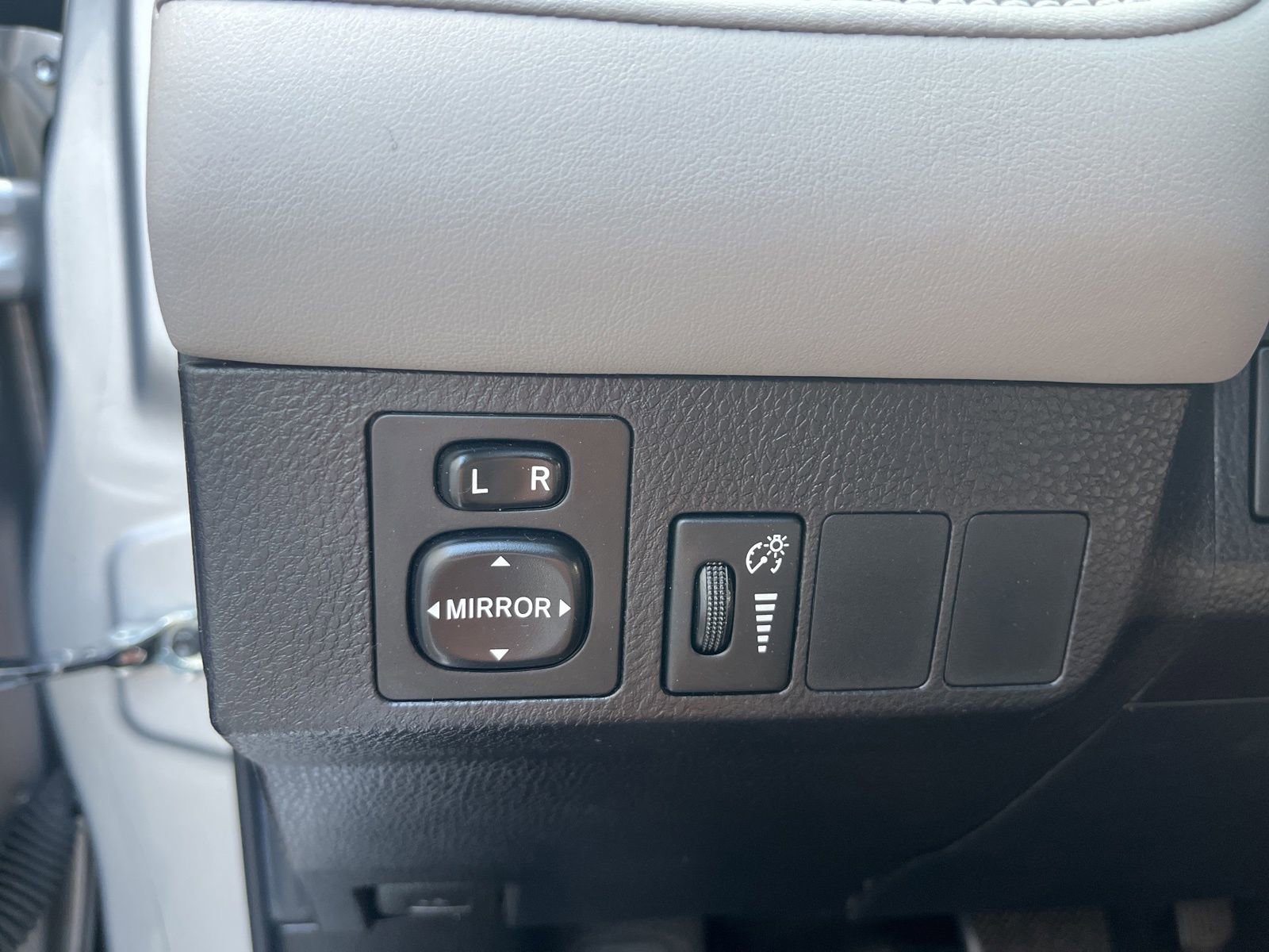 Used 2016 Toyota RAV4 XLE image 14