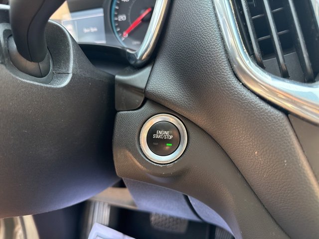 Used 2018 Chevrolet Equinox LT image 18