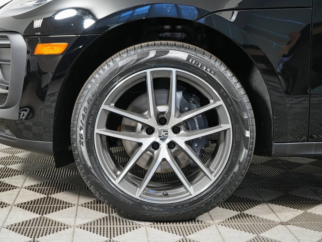 Certified 2026 Porsche Macan AWD/4WD image 37