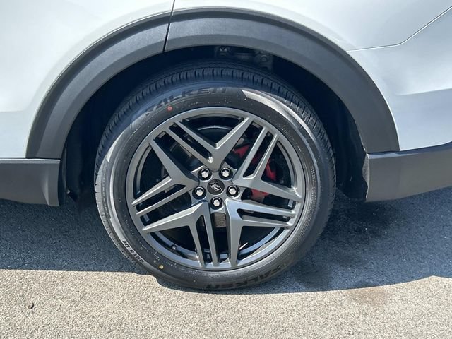 Certified 2025 Ford Explorer ST AWD/4WD image 12
