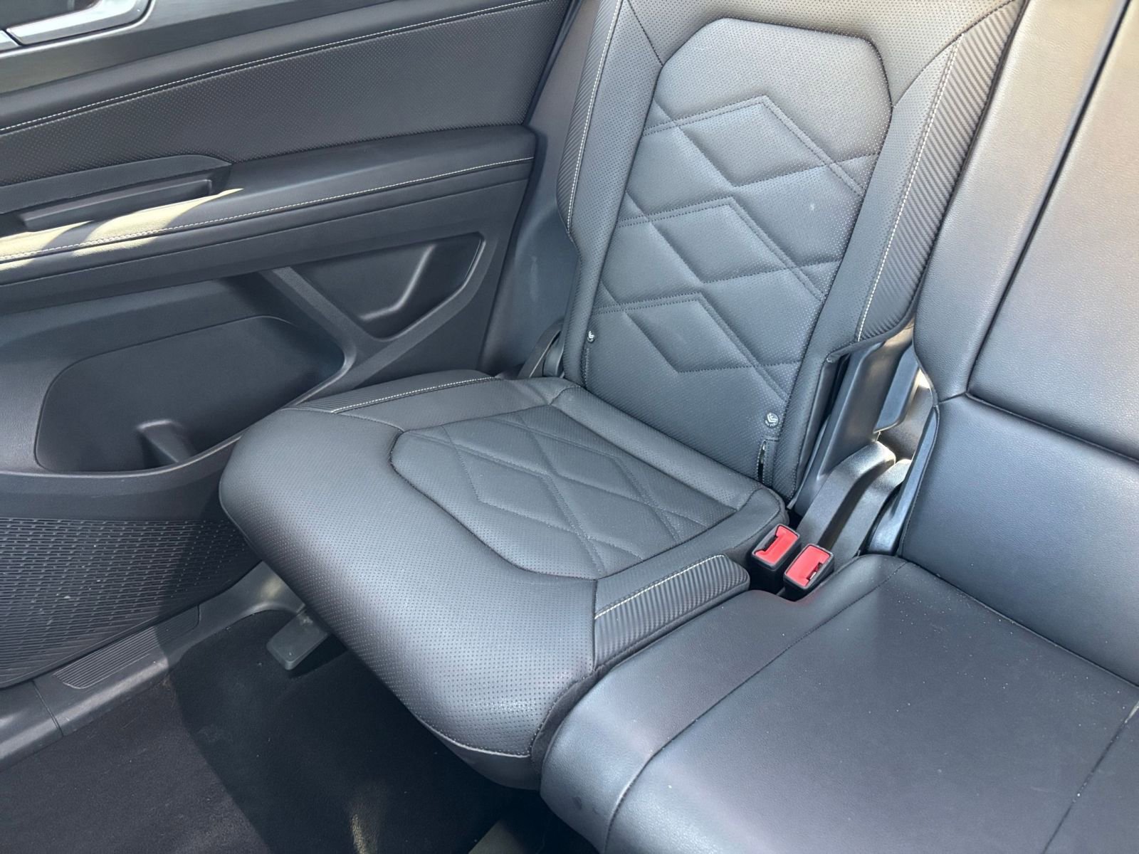 Used 2025 Volkswagen Atlas Cross Sport SE image 42