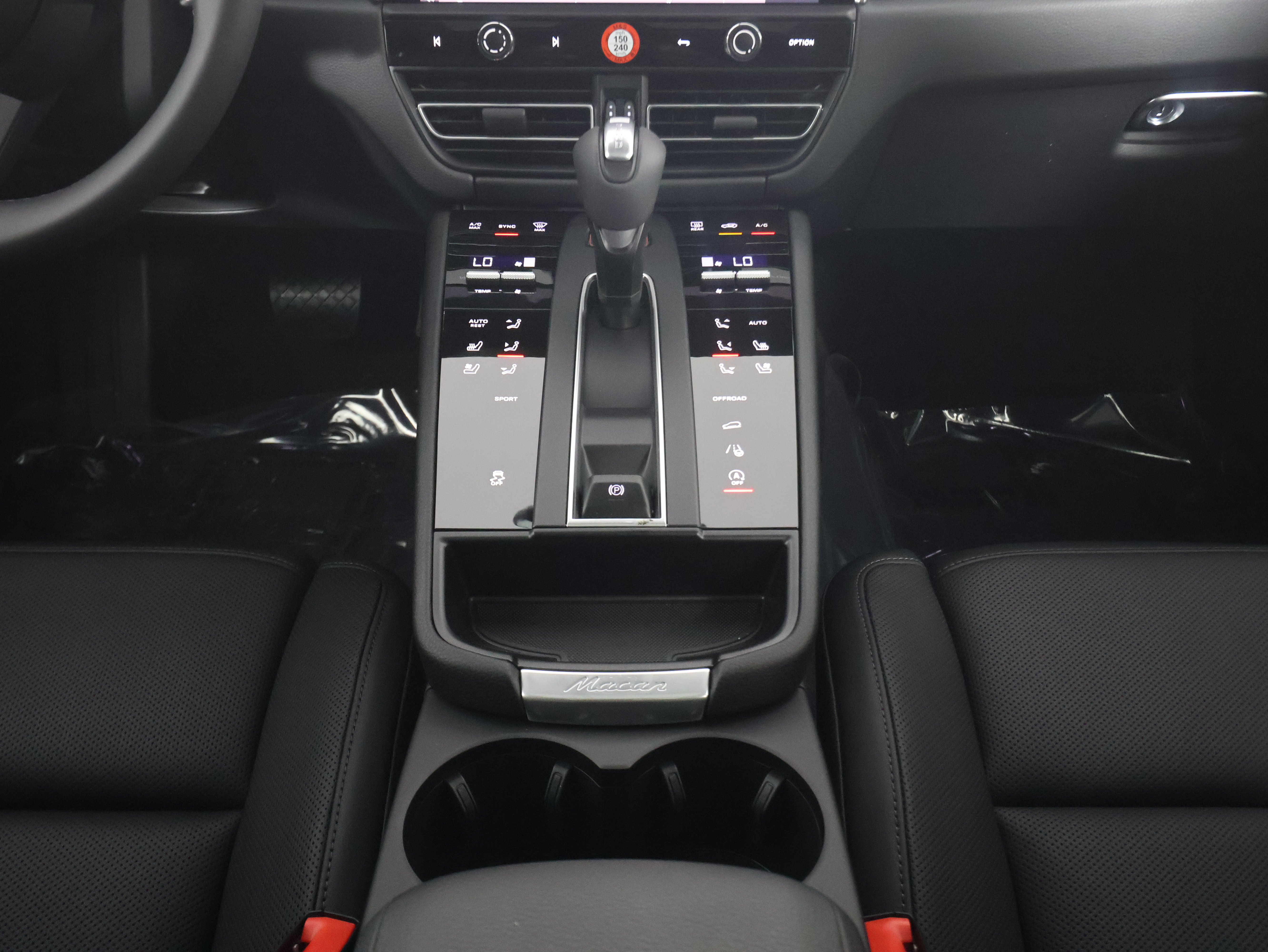 Used 2025 Porsche Macan image 20