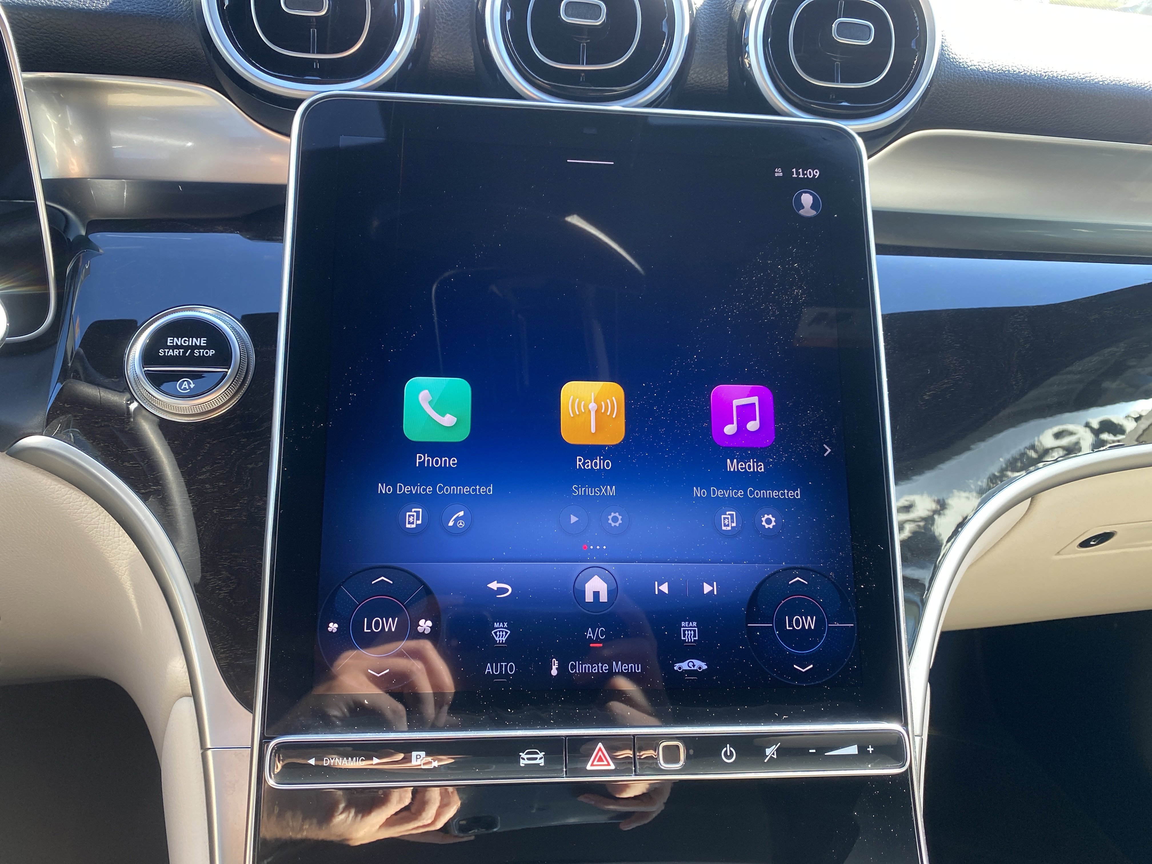 Used 2025 Mercedes-Benz GLC 300 4MATIC image 20