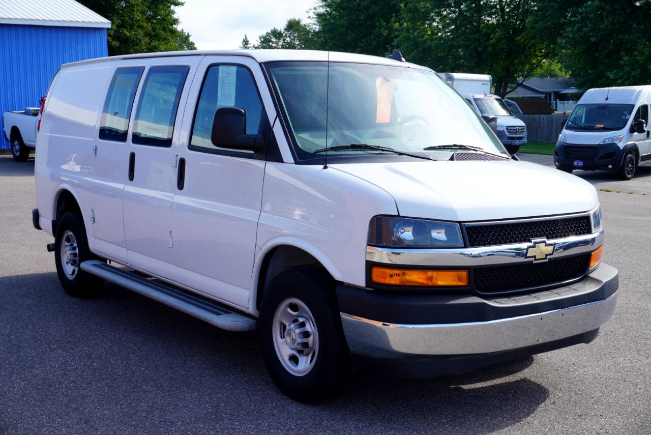 Used 2022 Chevrolet Express 2500 w/ Driver Convenience Package image 7