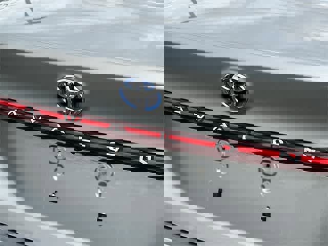 Used 2021 Toyota Avalon Limited image 29