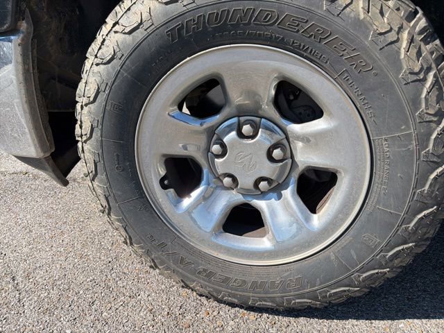 Used 2017 RAM 1500 Classic SLT AWD/4WD image 19