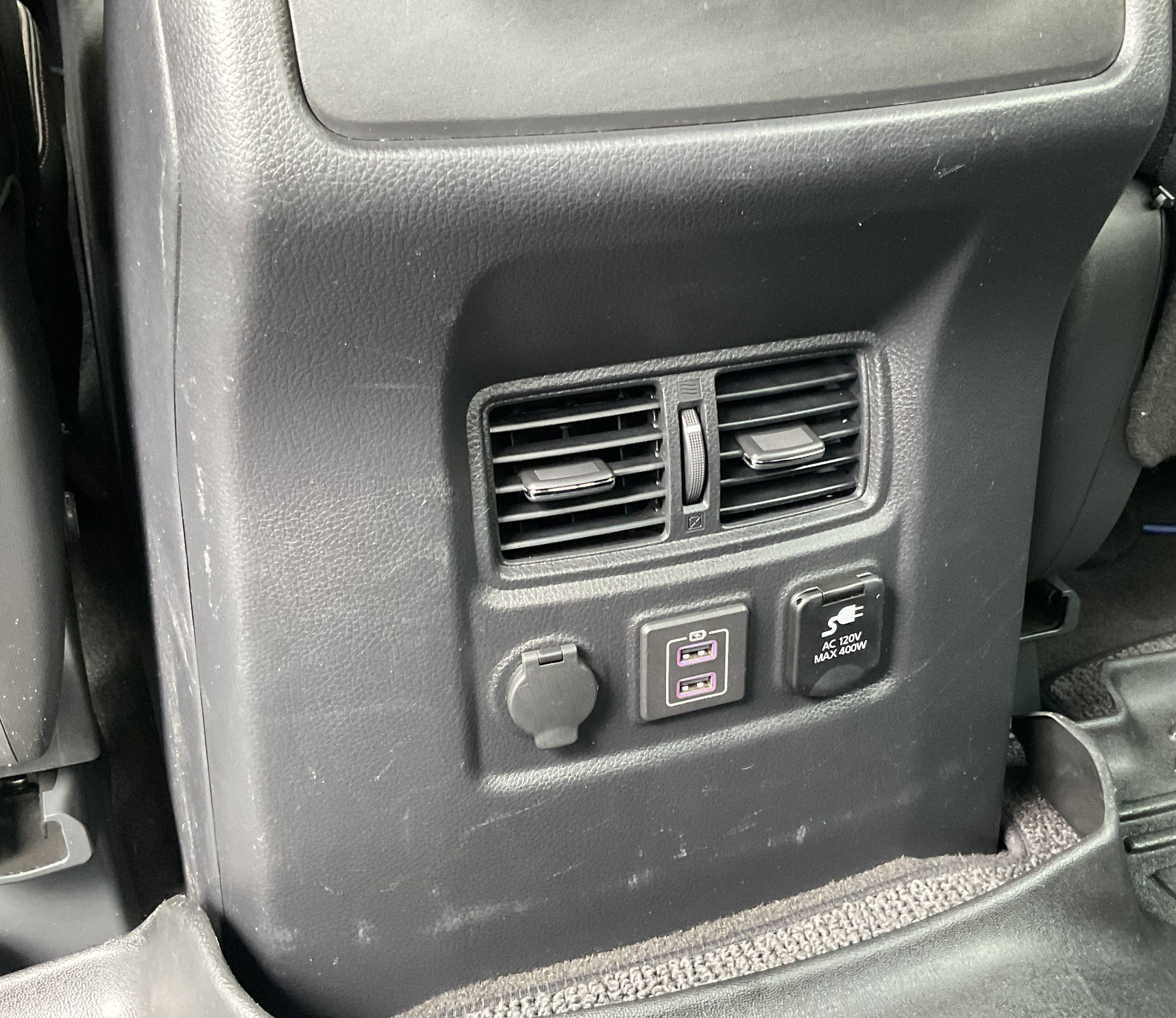 Used 2019 Nissan Titan SL w/ Midnight Edition image 38