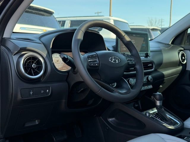 Used 2023 Hyundai Kona Limited image 16