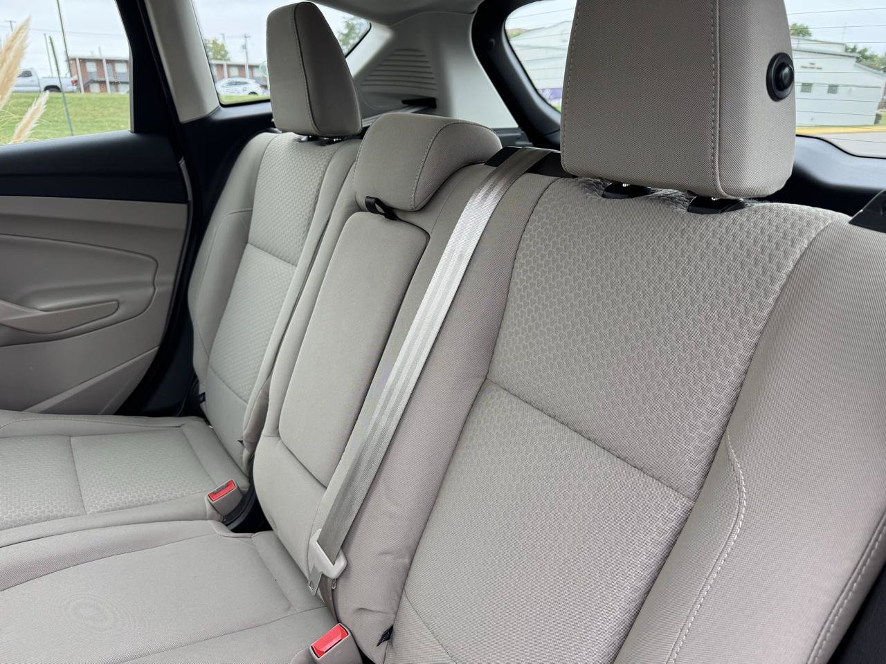 Used 2017 Ford C-MAX Energi SE w/ Equipment Group 401A FWD image 16
