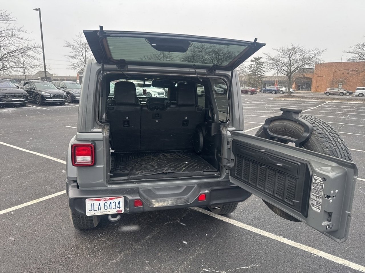 Used 2021 Jeep Wrangler Unlimited Sahara image 13