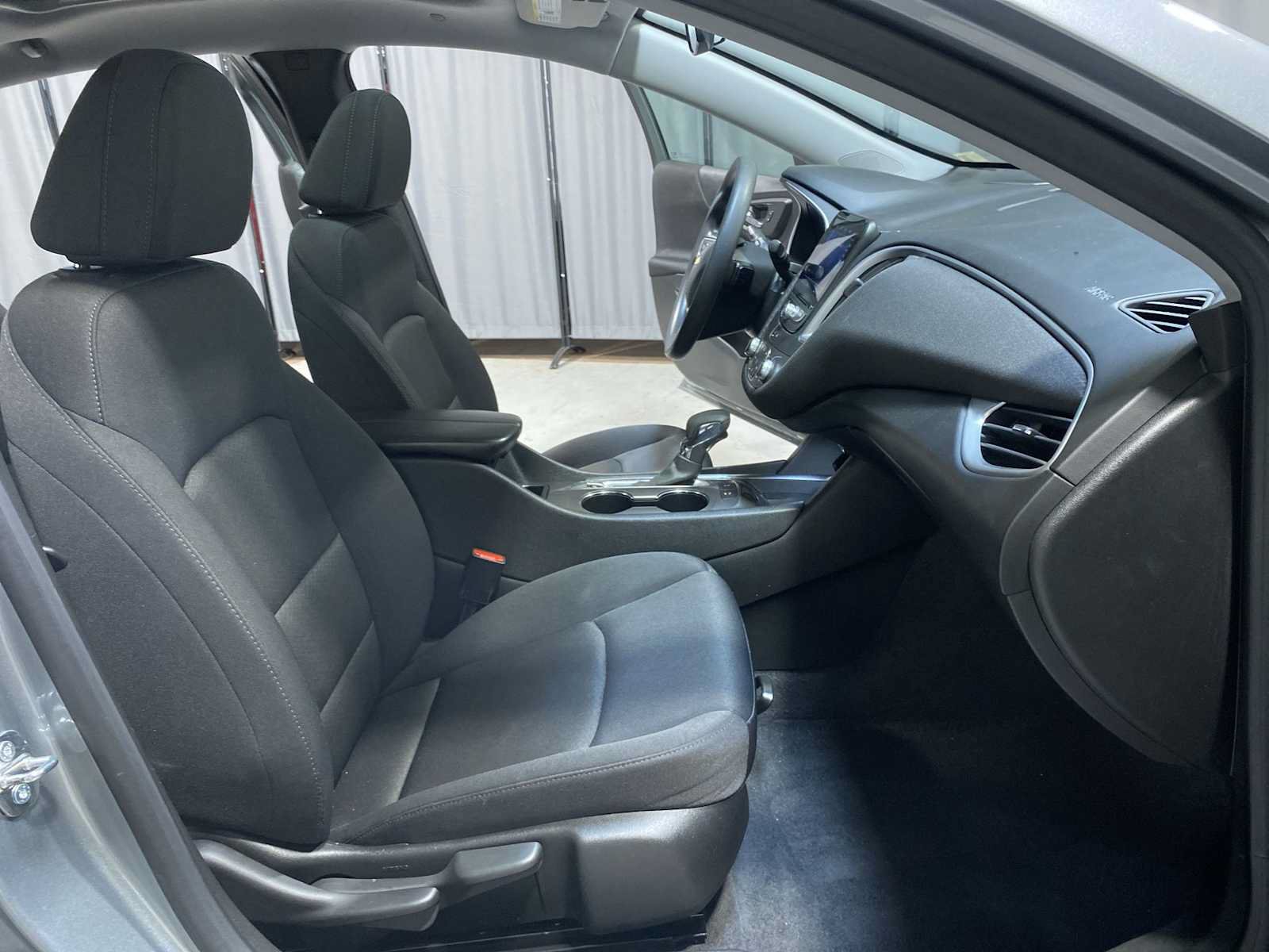 Used 2024 Chevrolet Malibu LT FWD image 14