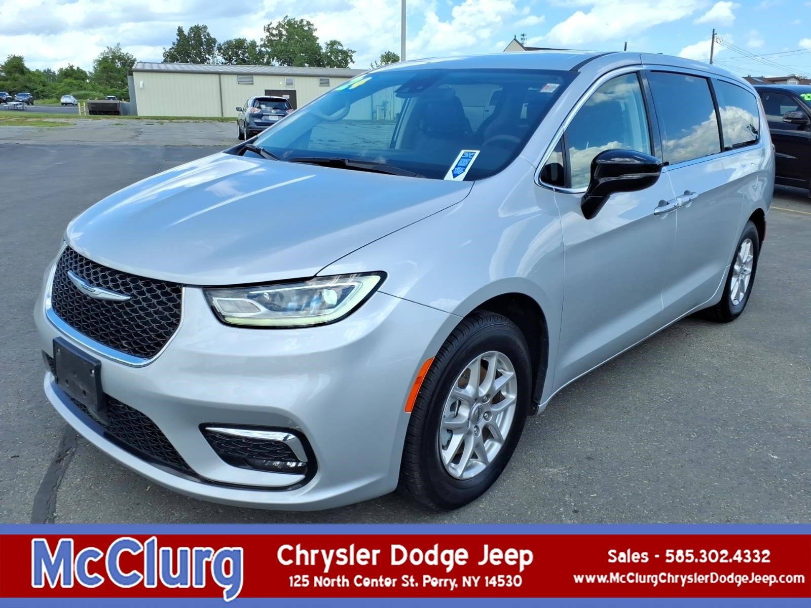 Used 2024 Chrysler Pacifica Touring-L