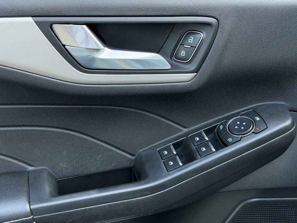 Used 2022 Ford Escape SEL AWD/4WD image 25
