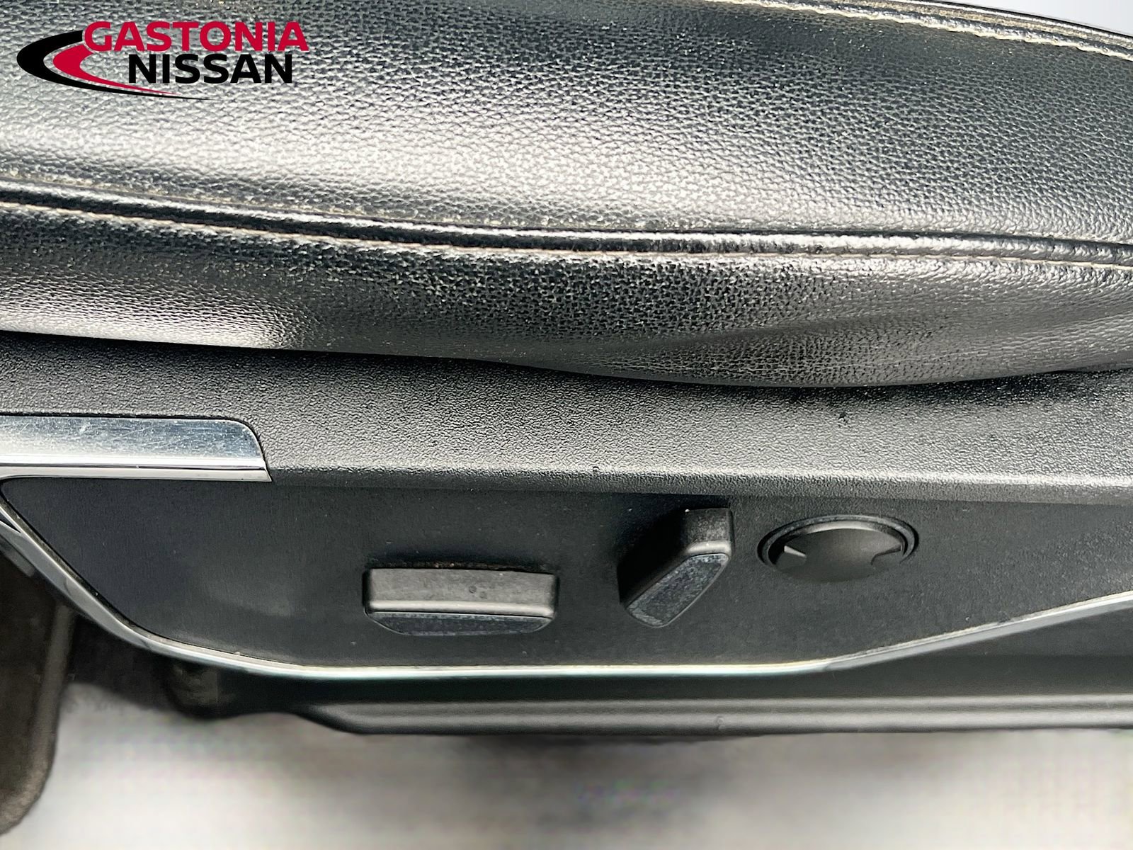 Used 2023 Ford F150 Lariat w/ Trailer Tow Package image 26