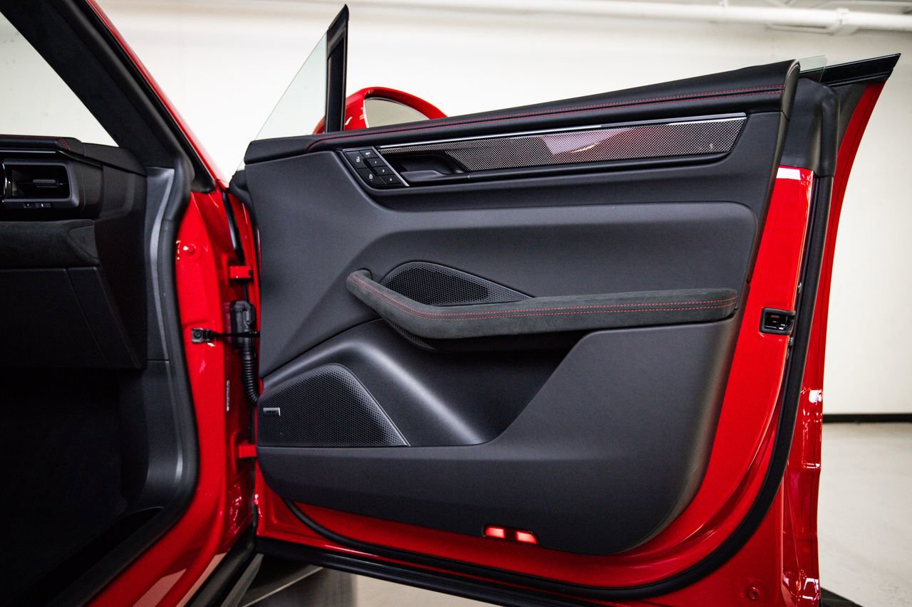 New 2026 Porsche Macan GTS Electric image 27