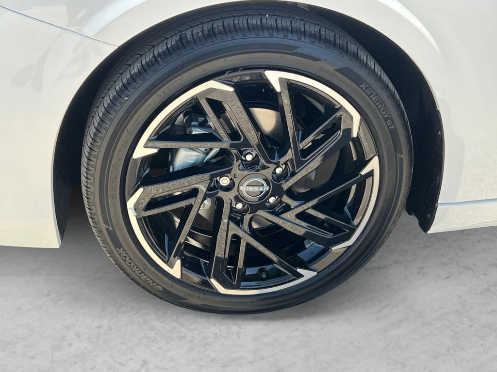 New 2026 Nissan Sentra SR w/ SR Premium Package FWD image 24