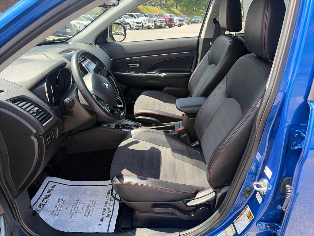 Used 2025 Mitsubishi Outlander Sport SE AWD/4WD image 9