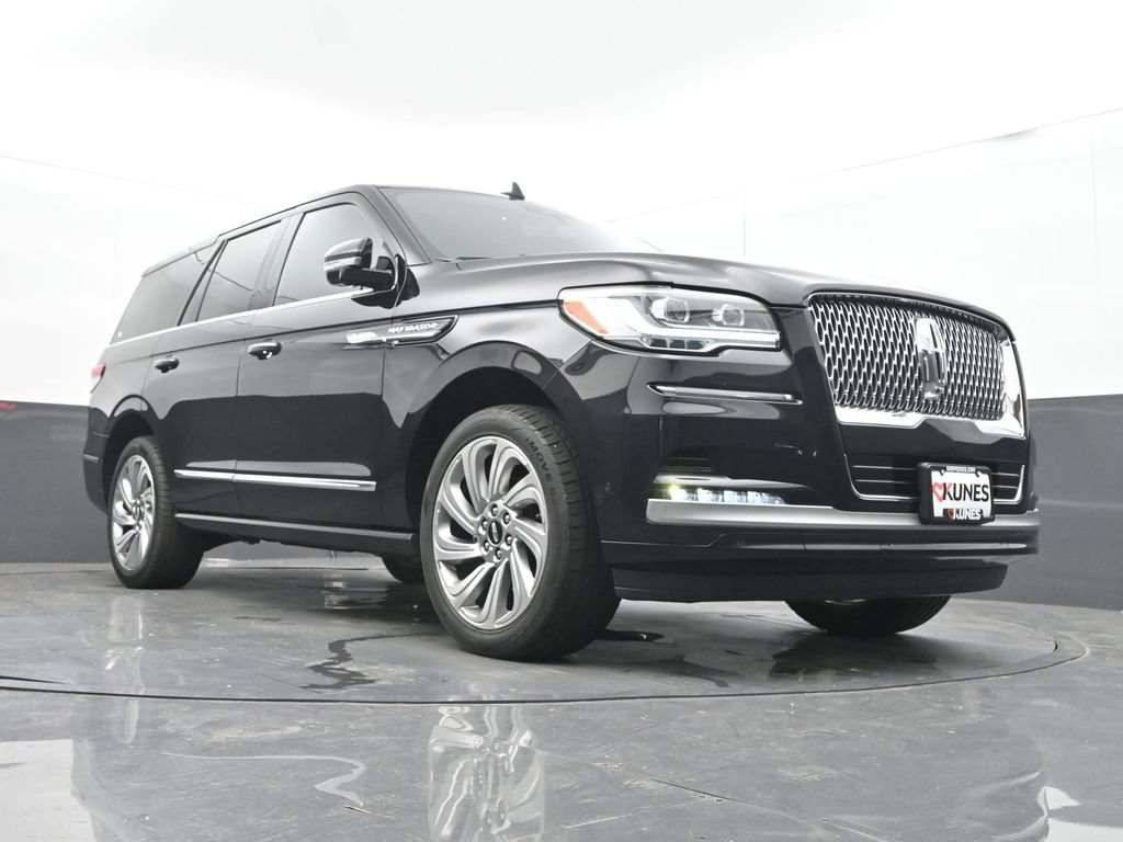 Used 2024 Lincoln Navigator Premiere AWD/4WD image 44