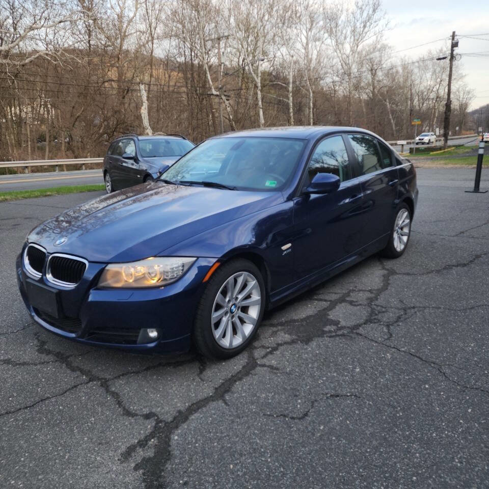 Used 2011 BMW 328i xDrive Sedan image 3
