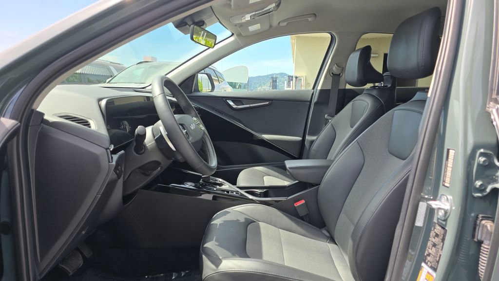 Used 2023 Kia Niro EX FWD image 21