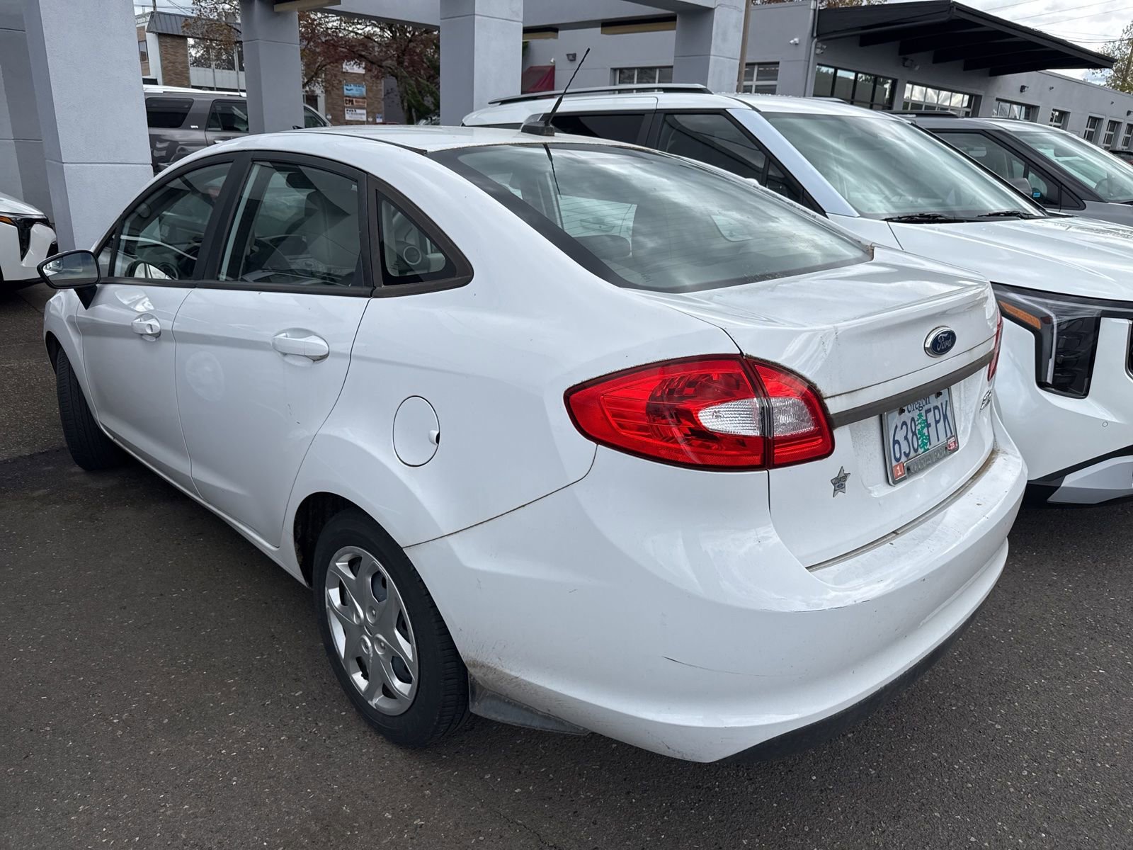 Used 2012 Ford Fiesta S w/ Convenience Pkg FWD image 4