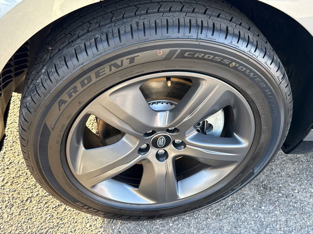 Used 2022 Land Rover Range Rover Velar R-Dynamic S image 7