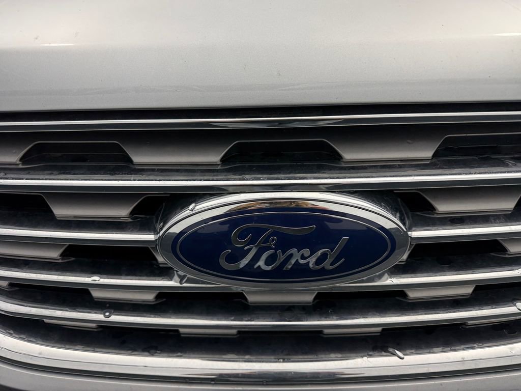 Used 2024 Ford Edge Titanium image 31