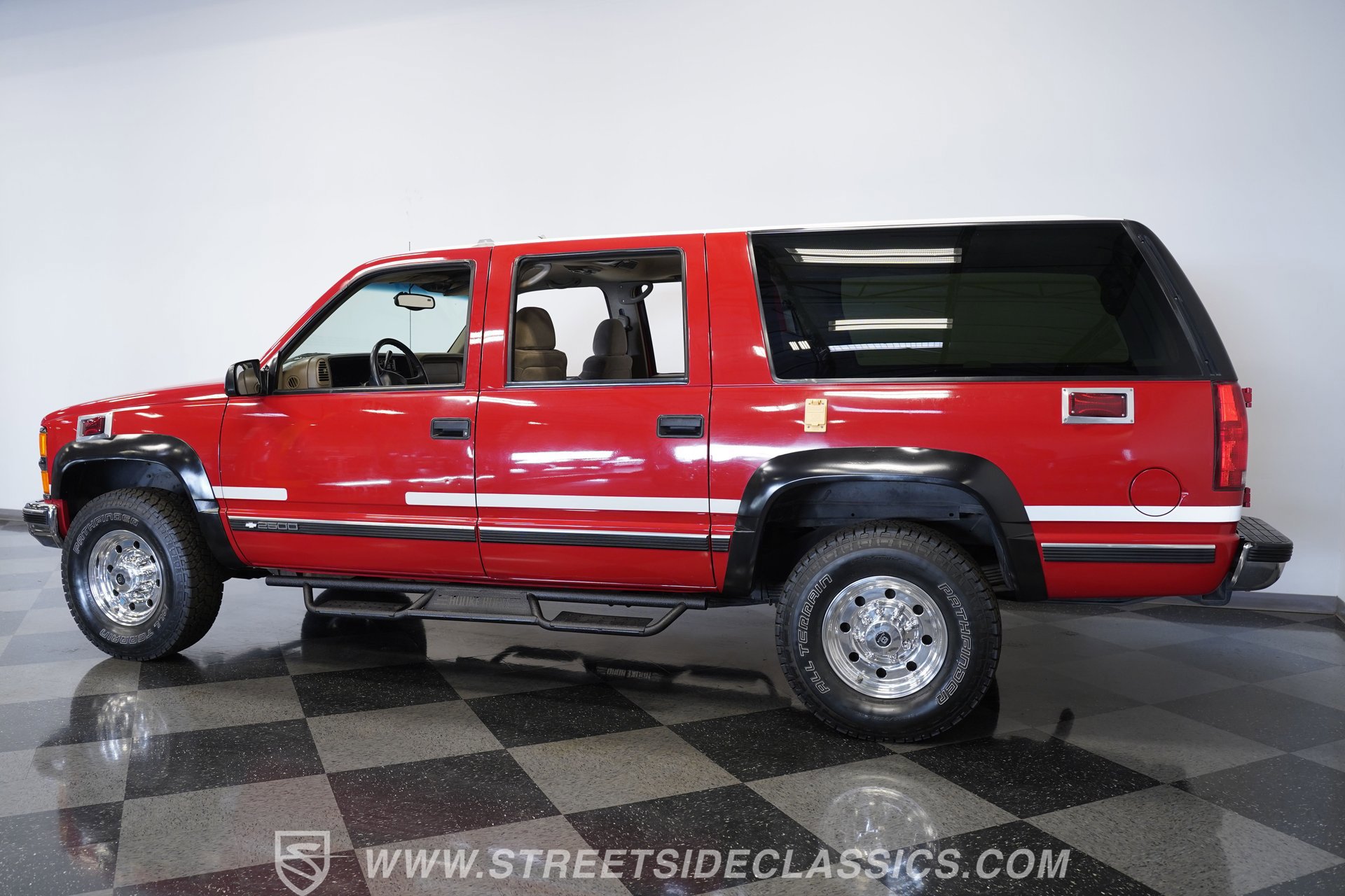 Used 1999 Chevrolet Suburban 2500 w/ Preferred Equipment Group 2 AWD/4WD image 8